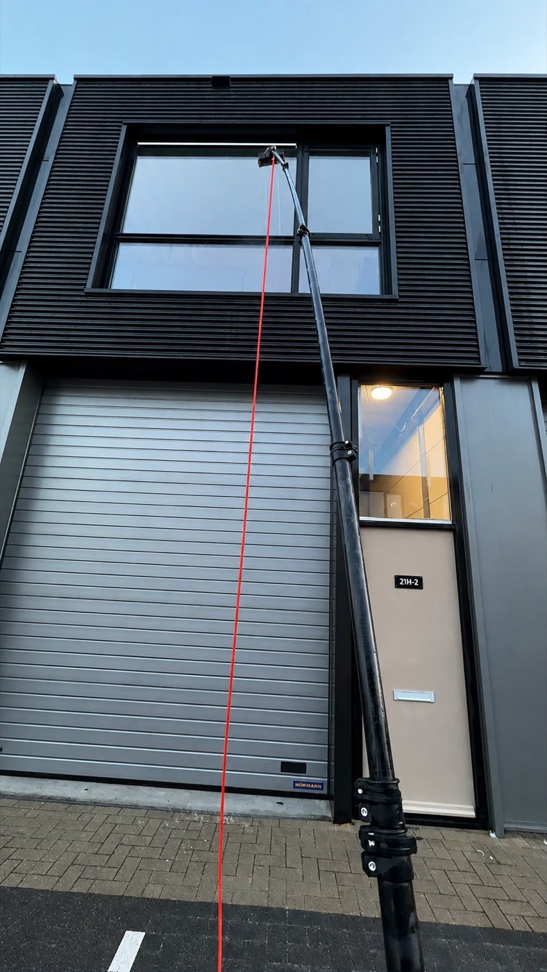 Ramen wassen op hoogte, ook in de avond
