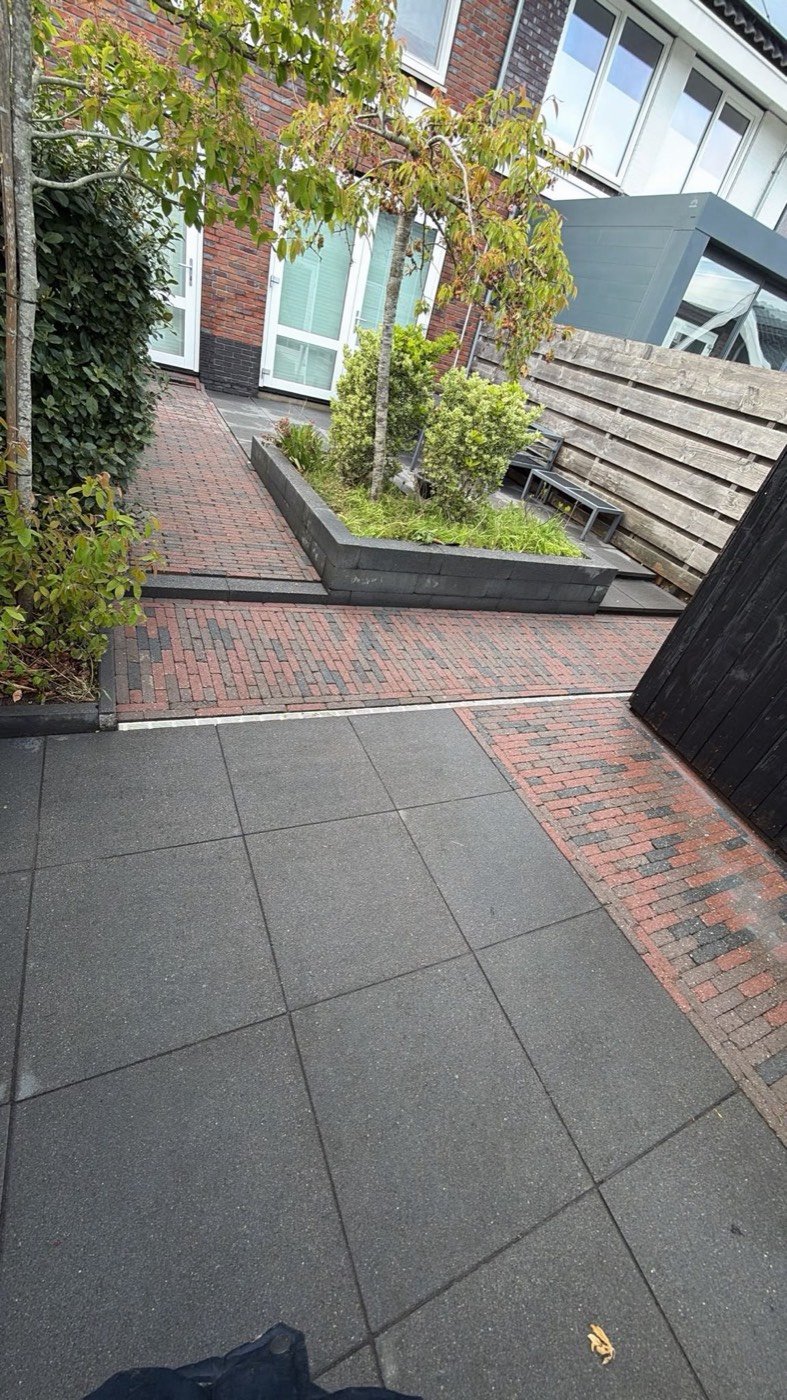 Strak opgeleverd terras, eigen werk
